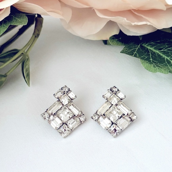 Gorgeous Vintage Weiss 1950’s 💠Rhinestone Clip Earrings Mid Century - Picture 1 of 3